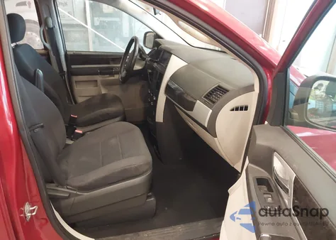 2010 Dodge Grand Caravan Sxt z USA, uszkodzony, nr VIN 2D4RN5D17AR237622